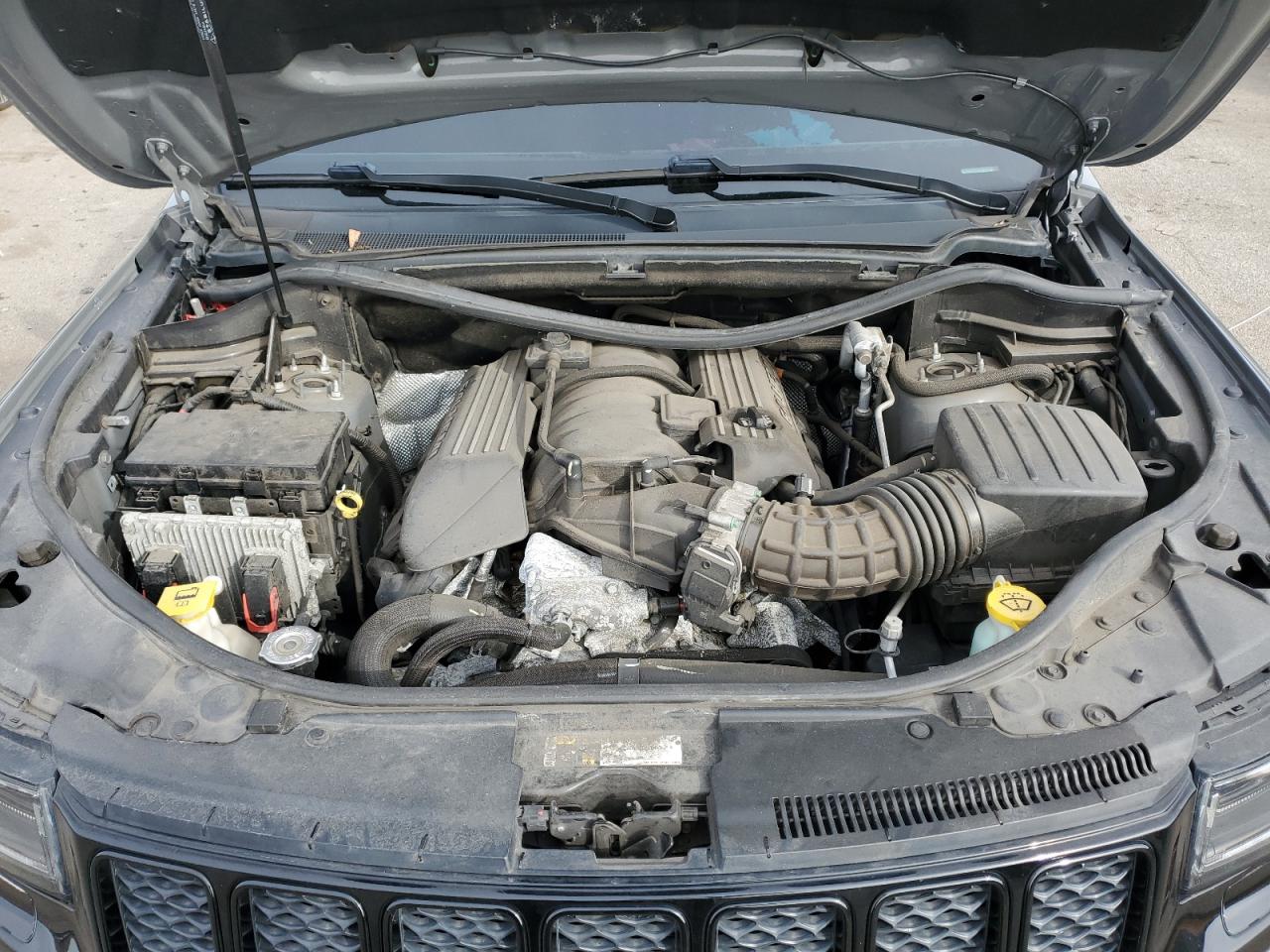 2019 Jeep Grand Cherokee - Image 11