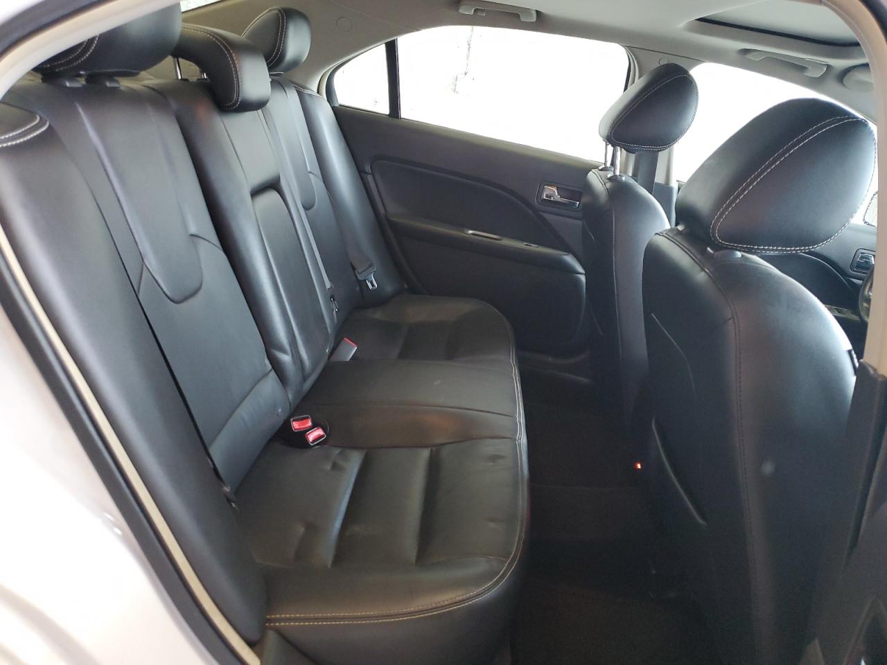 2012 Ford Fusion - Image 10