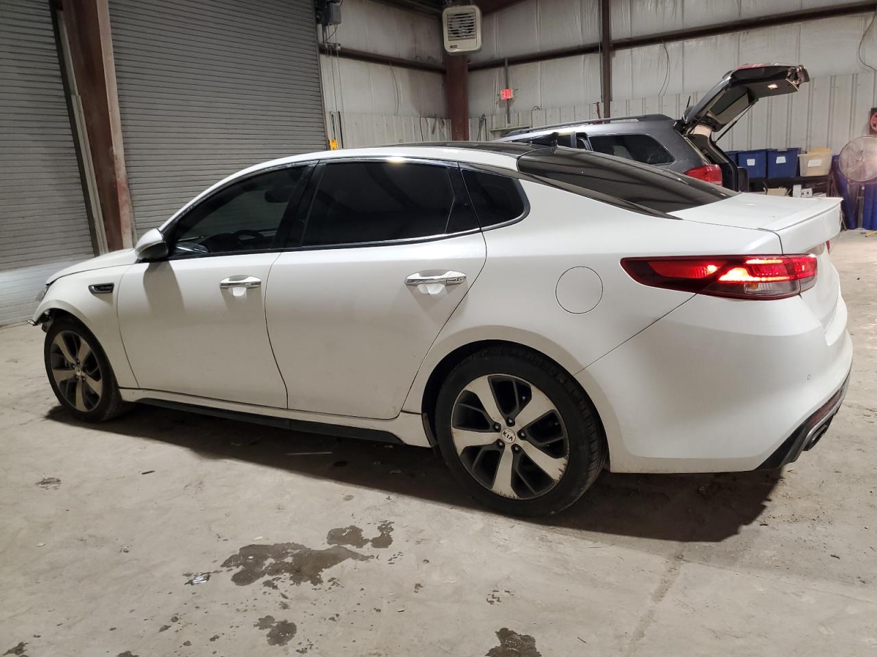 2016 Kia Optima - Image 2