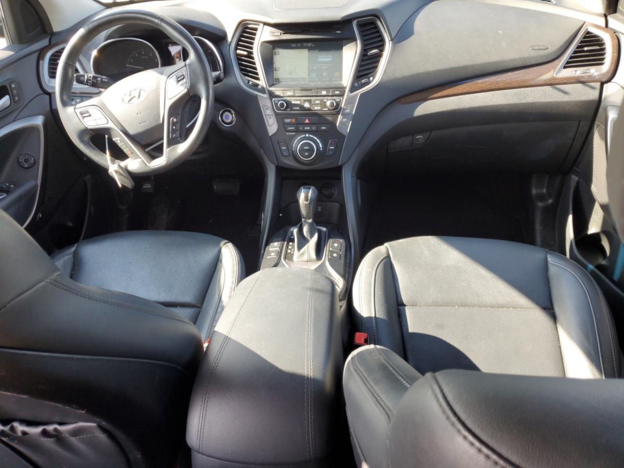 2017 Hyundai Santa Fe - Image 8