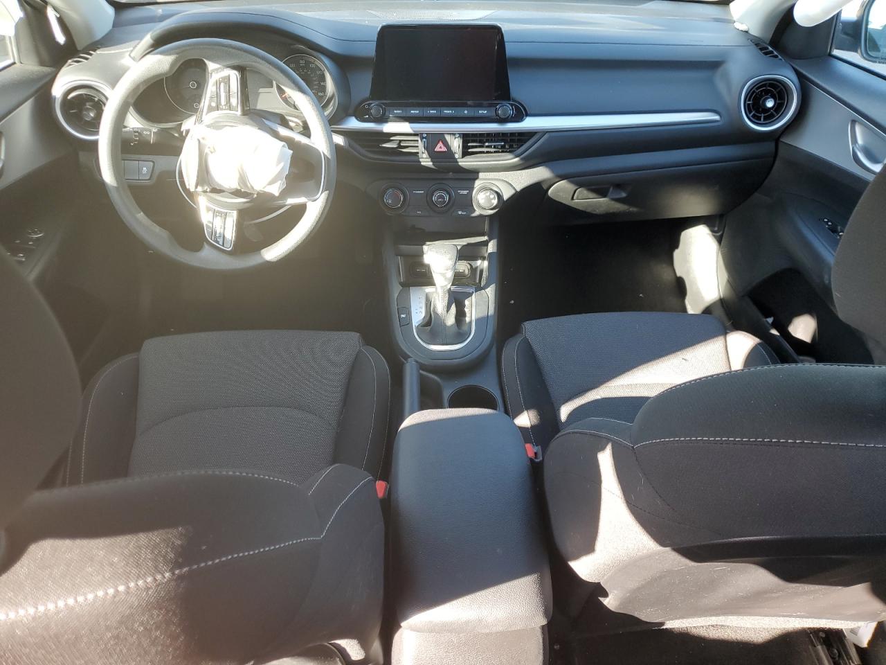 2023 Kia Forte - Image 8