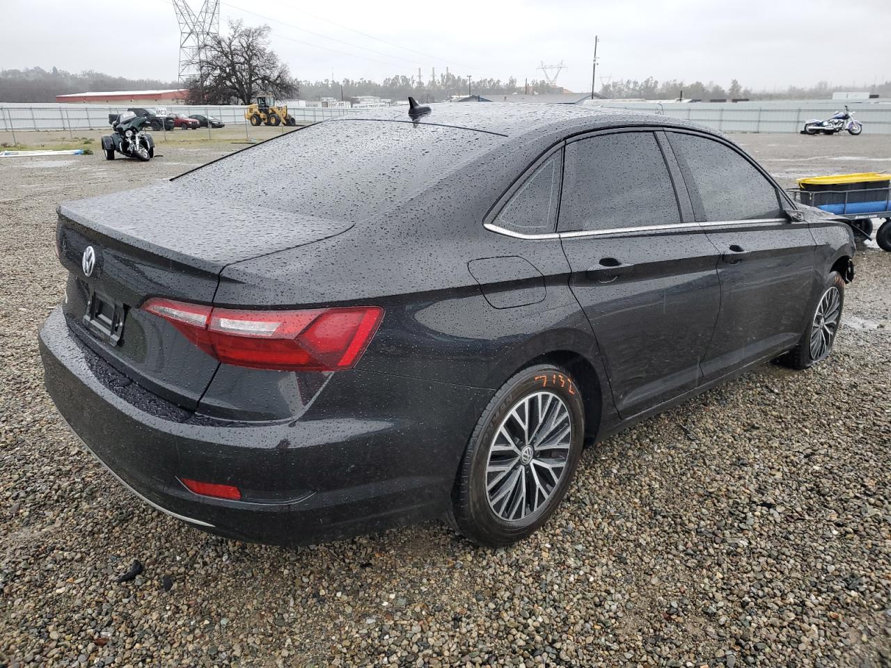 2021 Volkswagen Jetta - Image 3