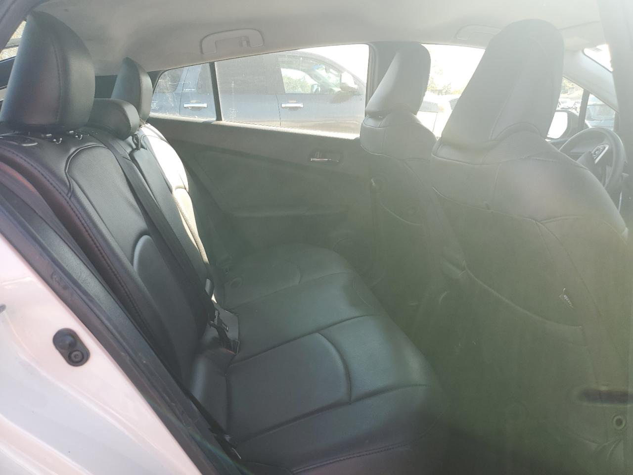 2016 Toyota Prius - Image 10