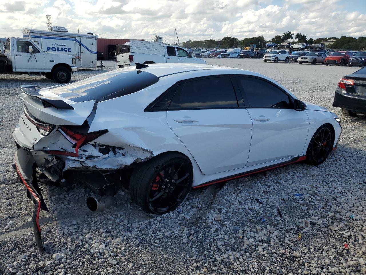 2024 Hyundai Elantra - Image 3