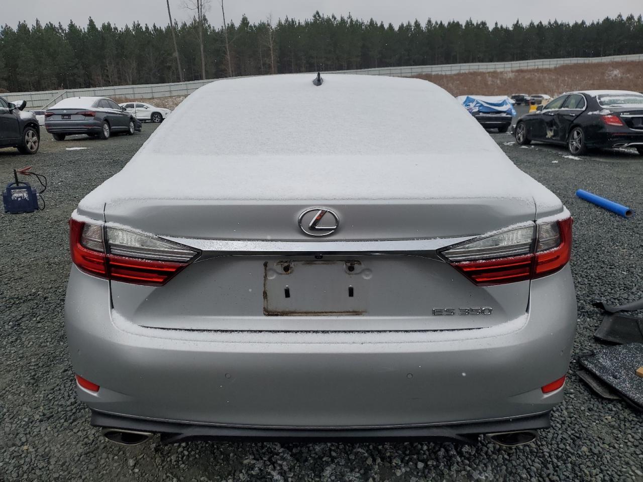 2016 Lexus ES - Image 6
