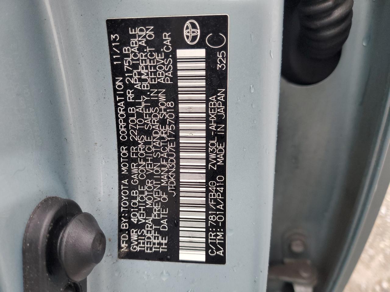2014 Toyota Prius - Image 12