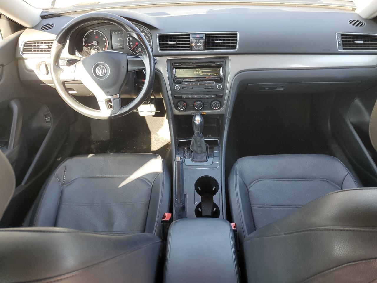 2014 Volkswagen Passat - Image 8