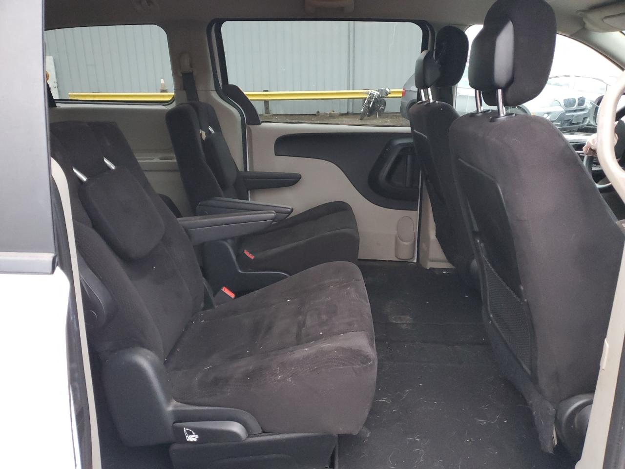 2014 Dodge Caravan - Image 11