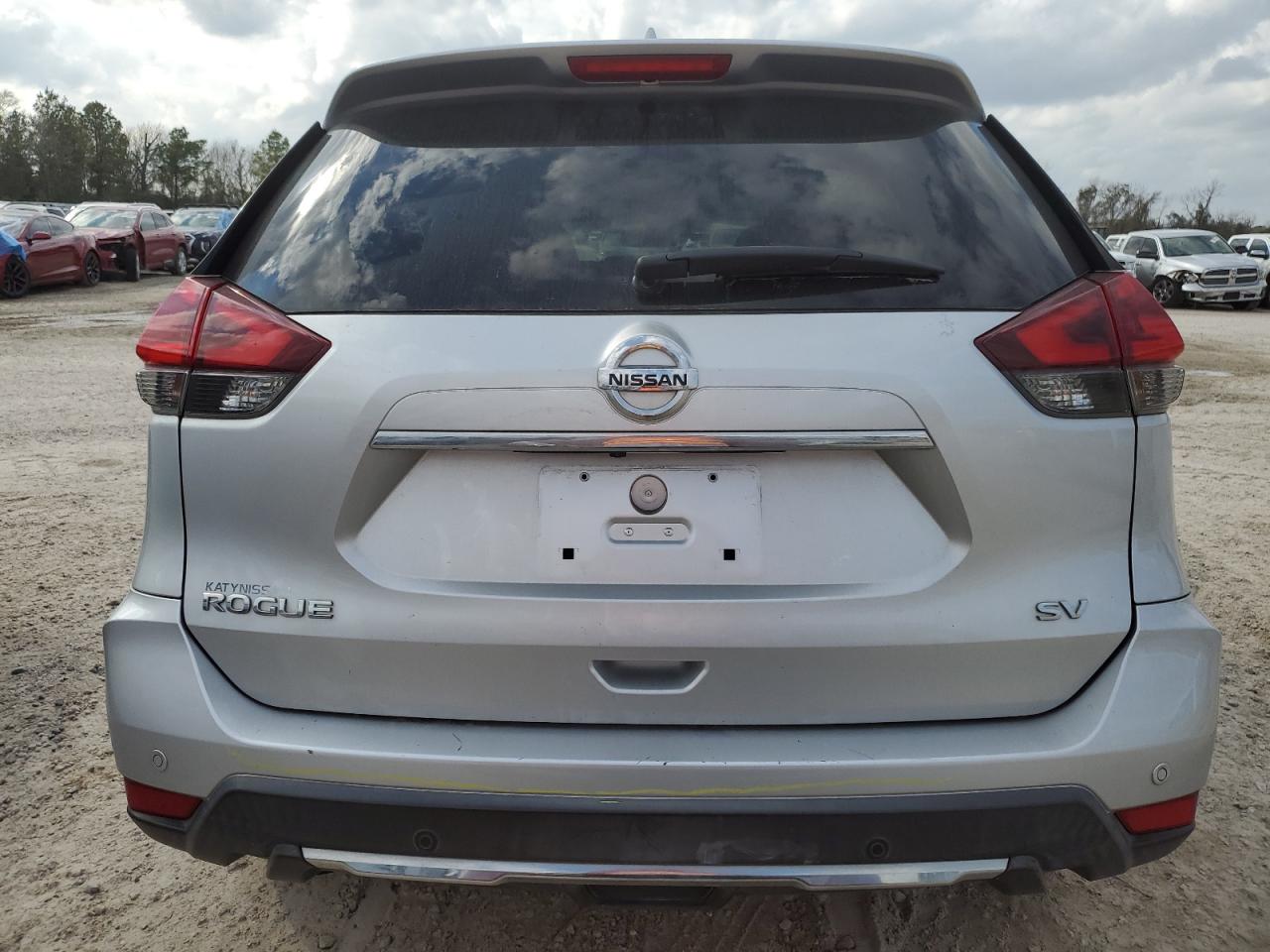 2020 Nissan Rogue - Image 6