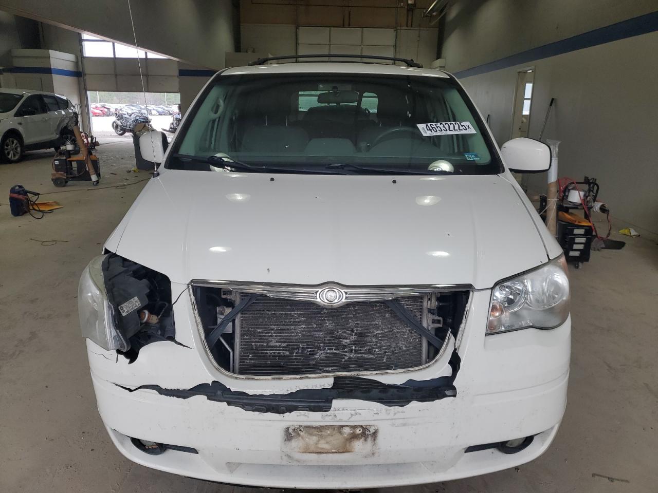2009 Chrysler Town & Country - Image 5
