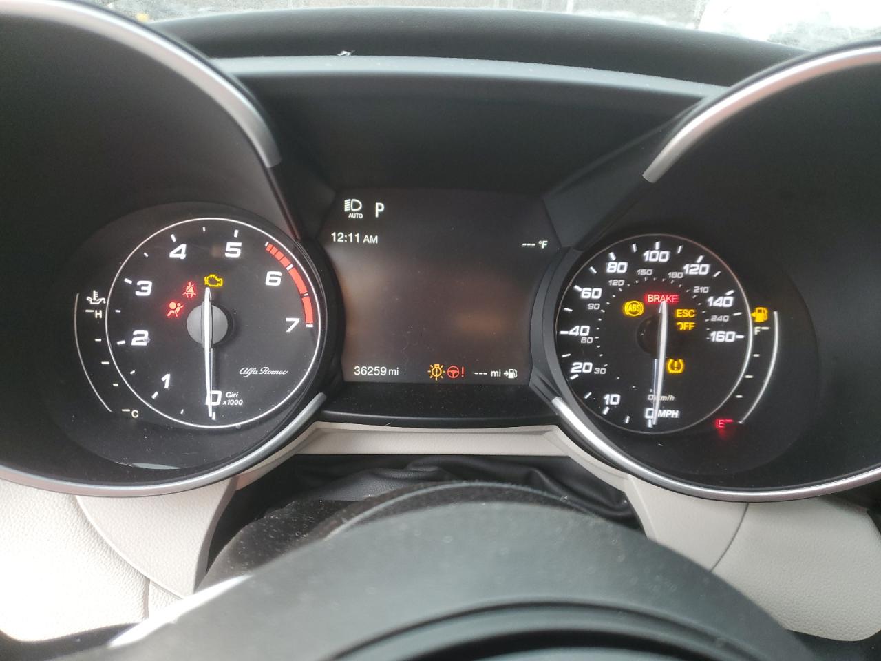 2020 Alfa Romeo Giulia - Image 9