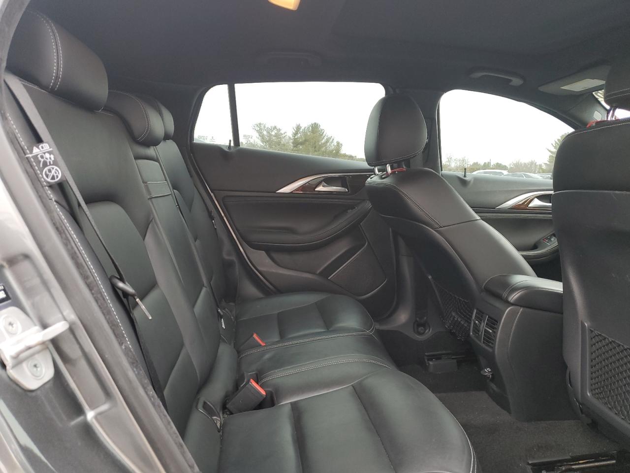 2017 Infiniti QX30 - Image 12