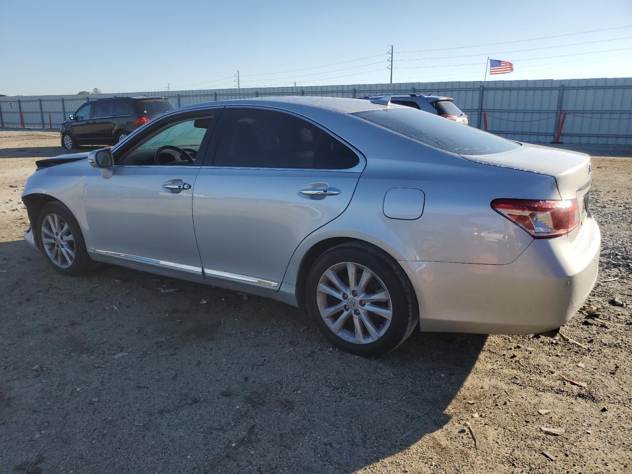 2011 Lexus ES - Image 2