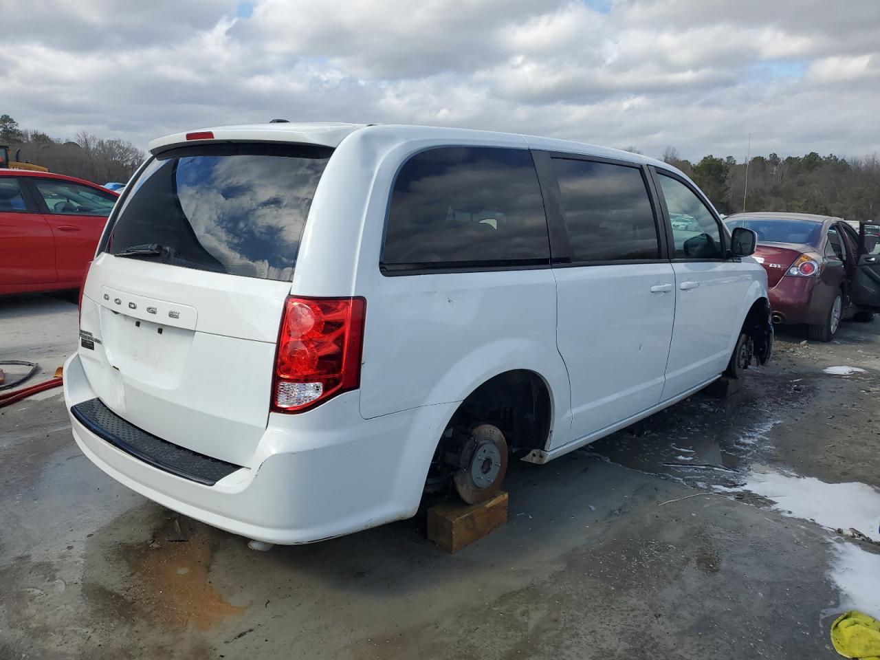 2018 Dodge Caravan - Image 4