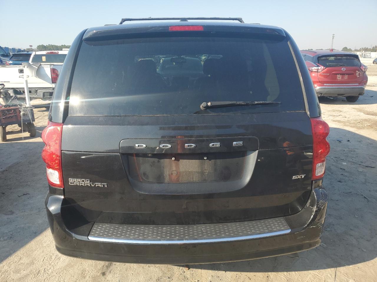 2015 Dodge Caravan - Image 6