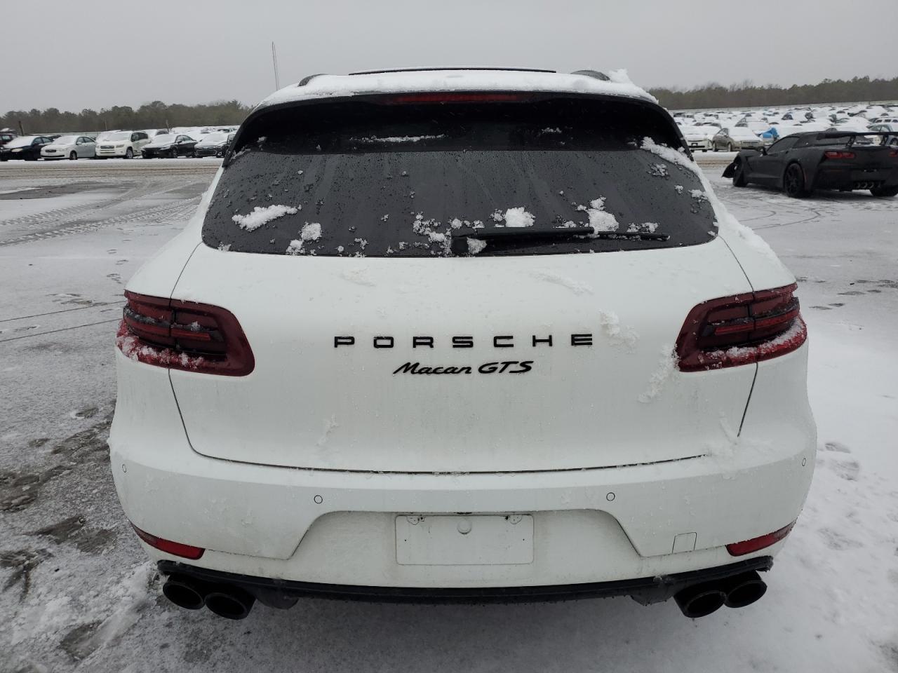 2018 Porsche Macan - Image 6