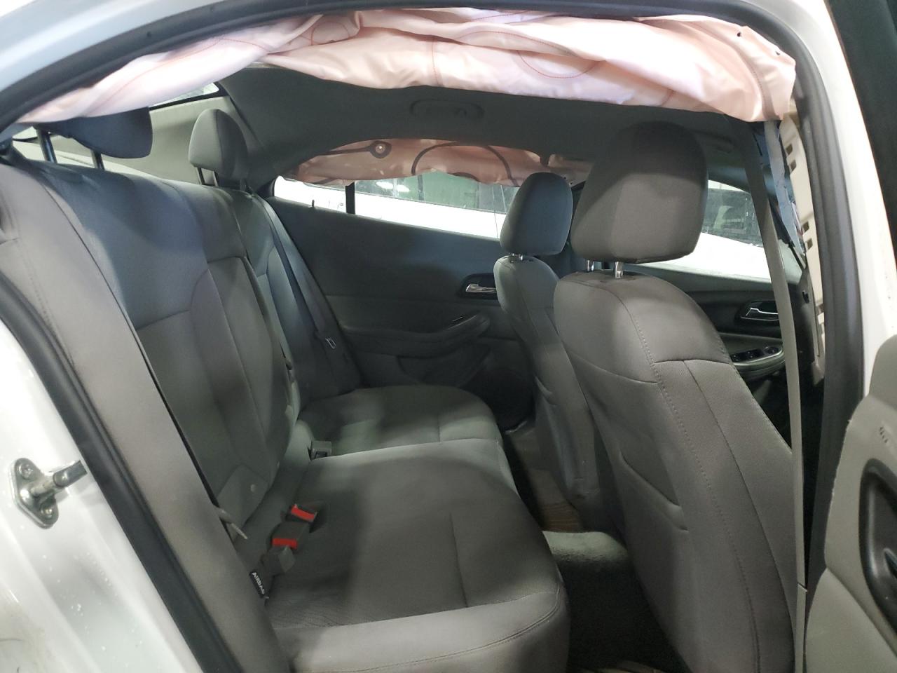 2014 Chevrolet Malibu - Image 10