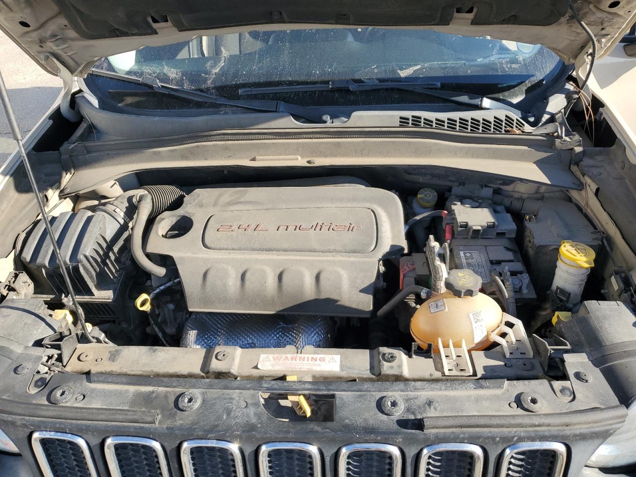 2015 Jeep Renegade - Image 12