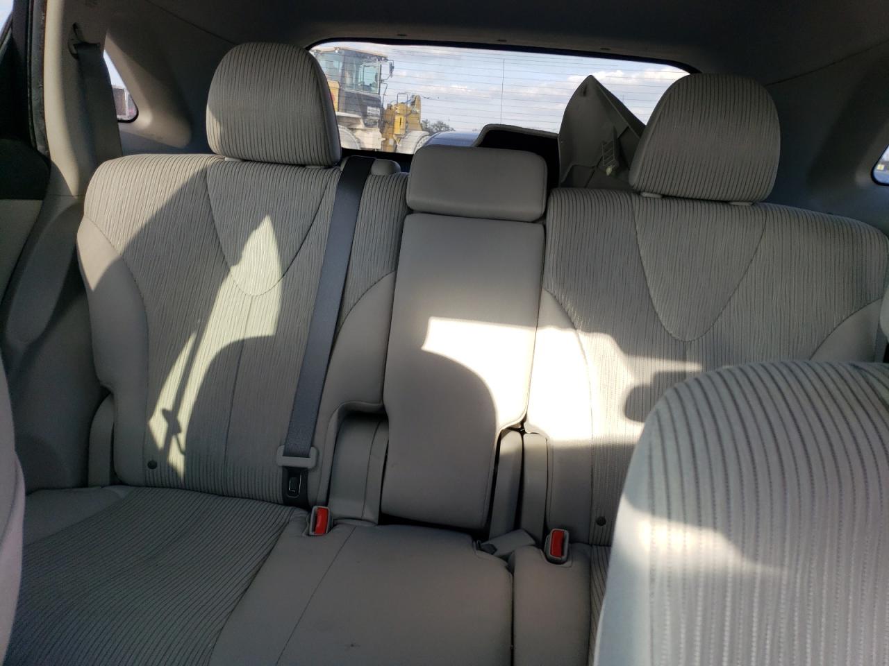 2010 Toyota Venza - Image 10