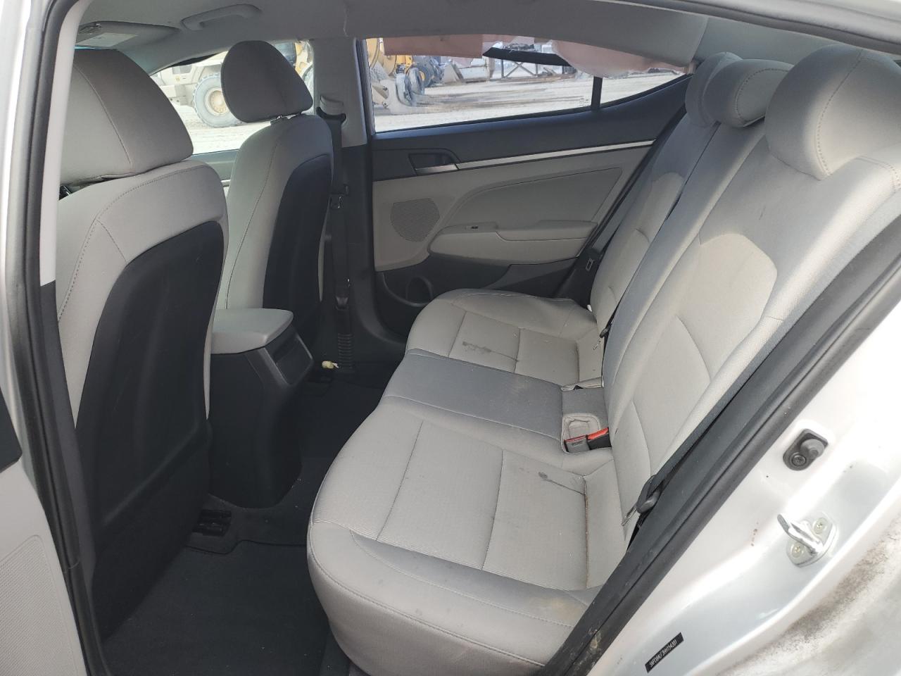 2017 Hyundai Elantra - Image 11