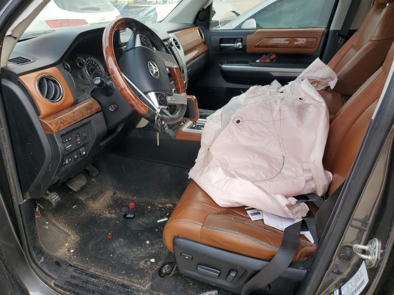 2014 Toyota Tundra - Image 7