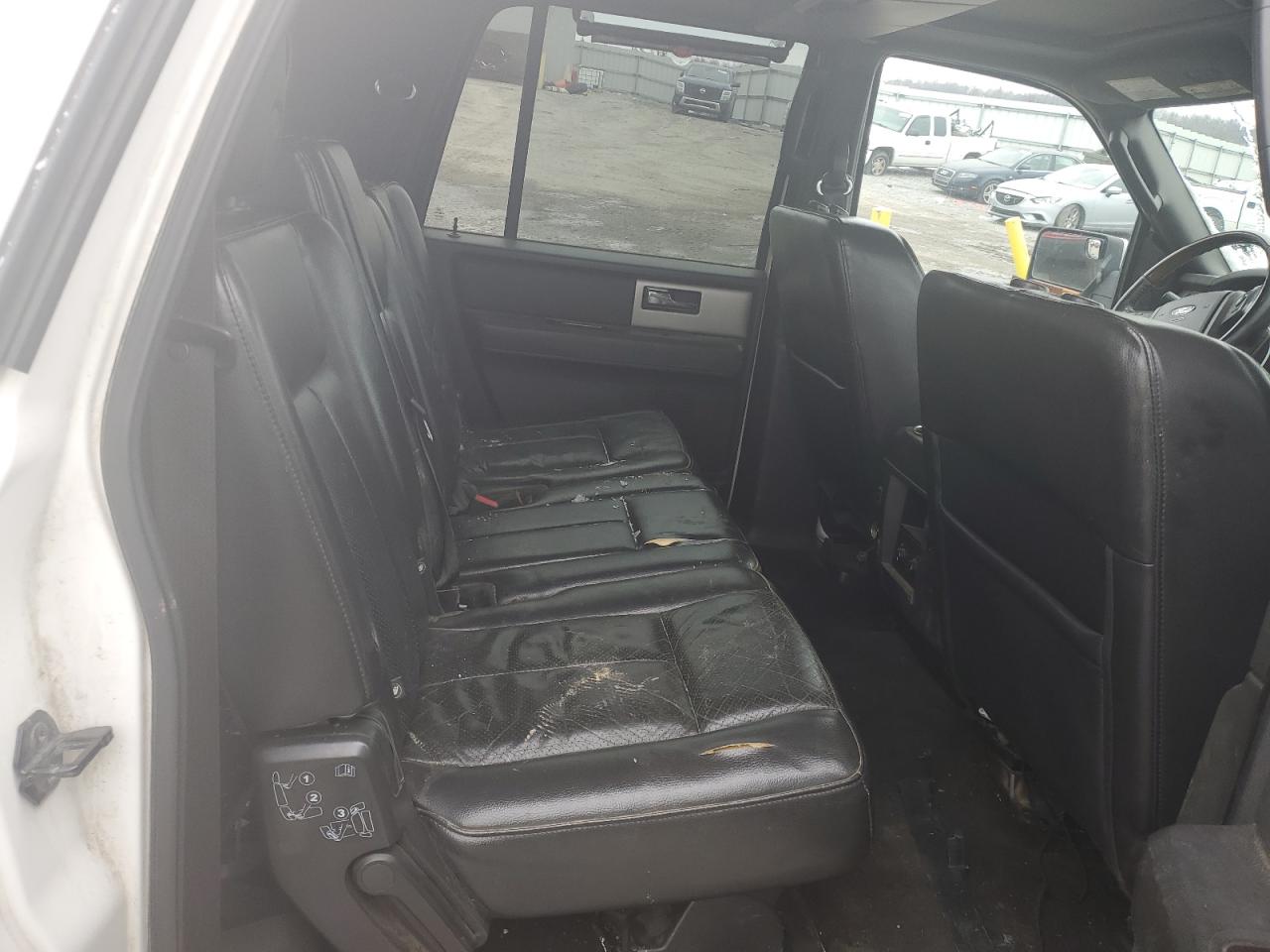 2010 Ford Expedition - Image 11