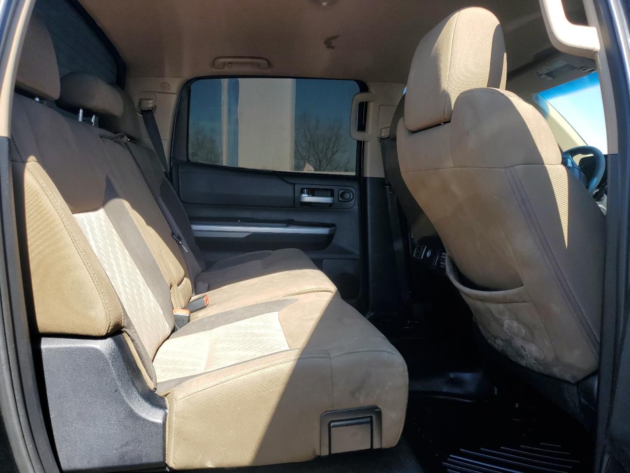 2016 Toyota Tundra - Image 10
