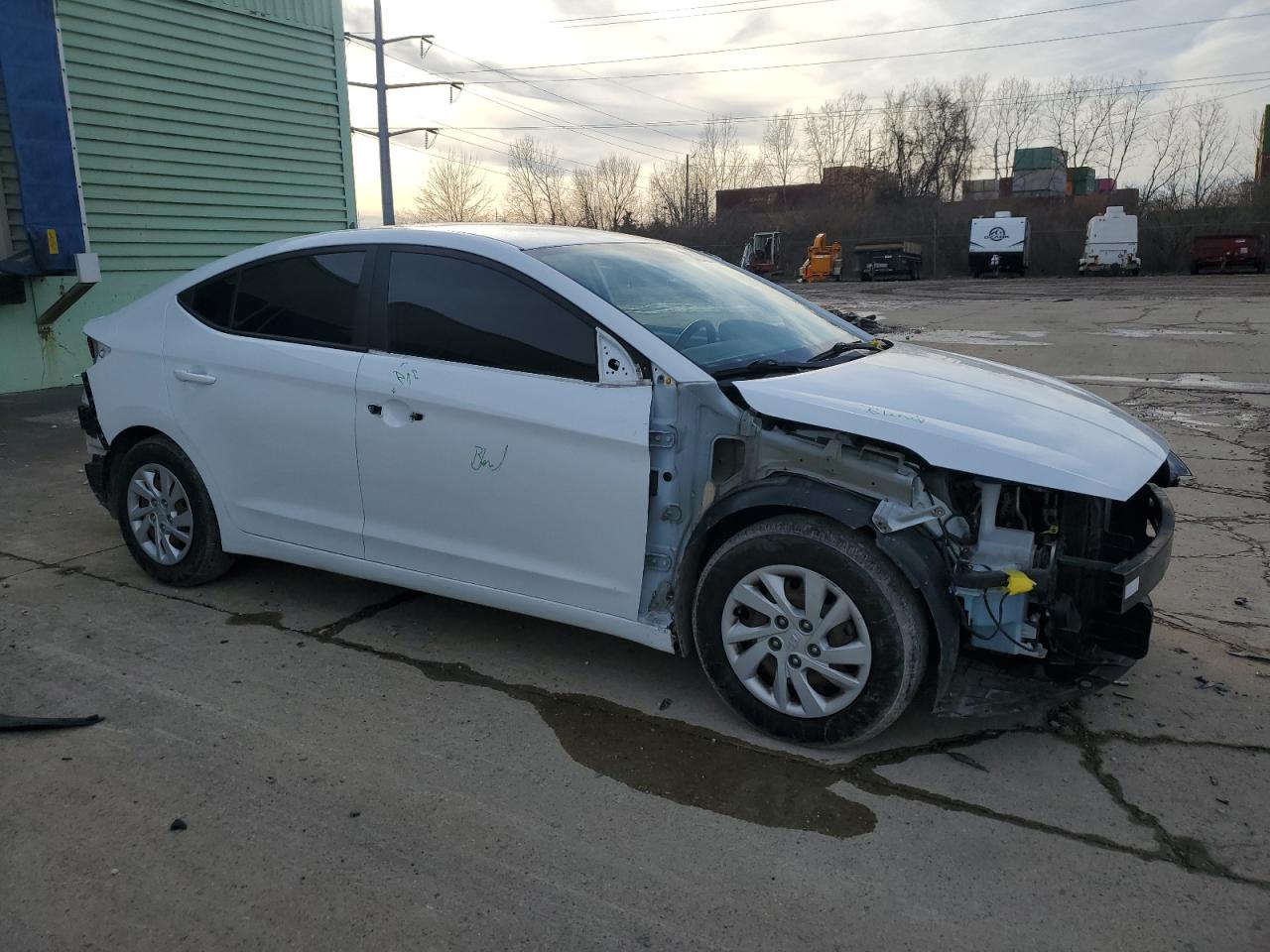 2019 Hyundai Elantra - Image 4