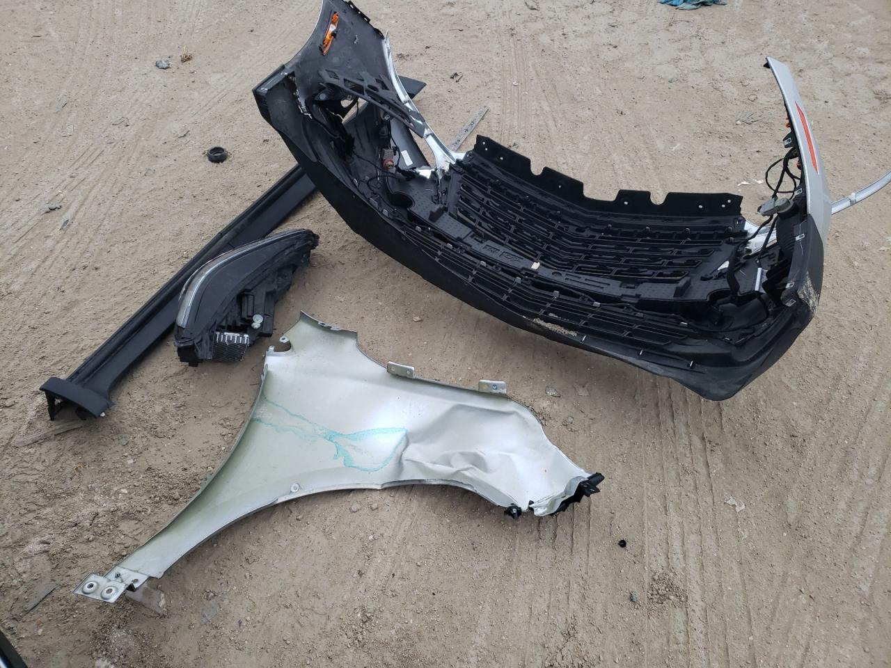 2022 Chevrolet Equinox - Image 13