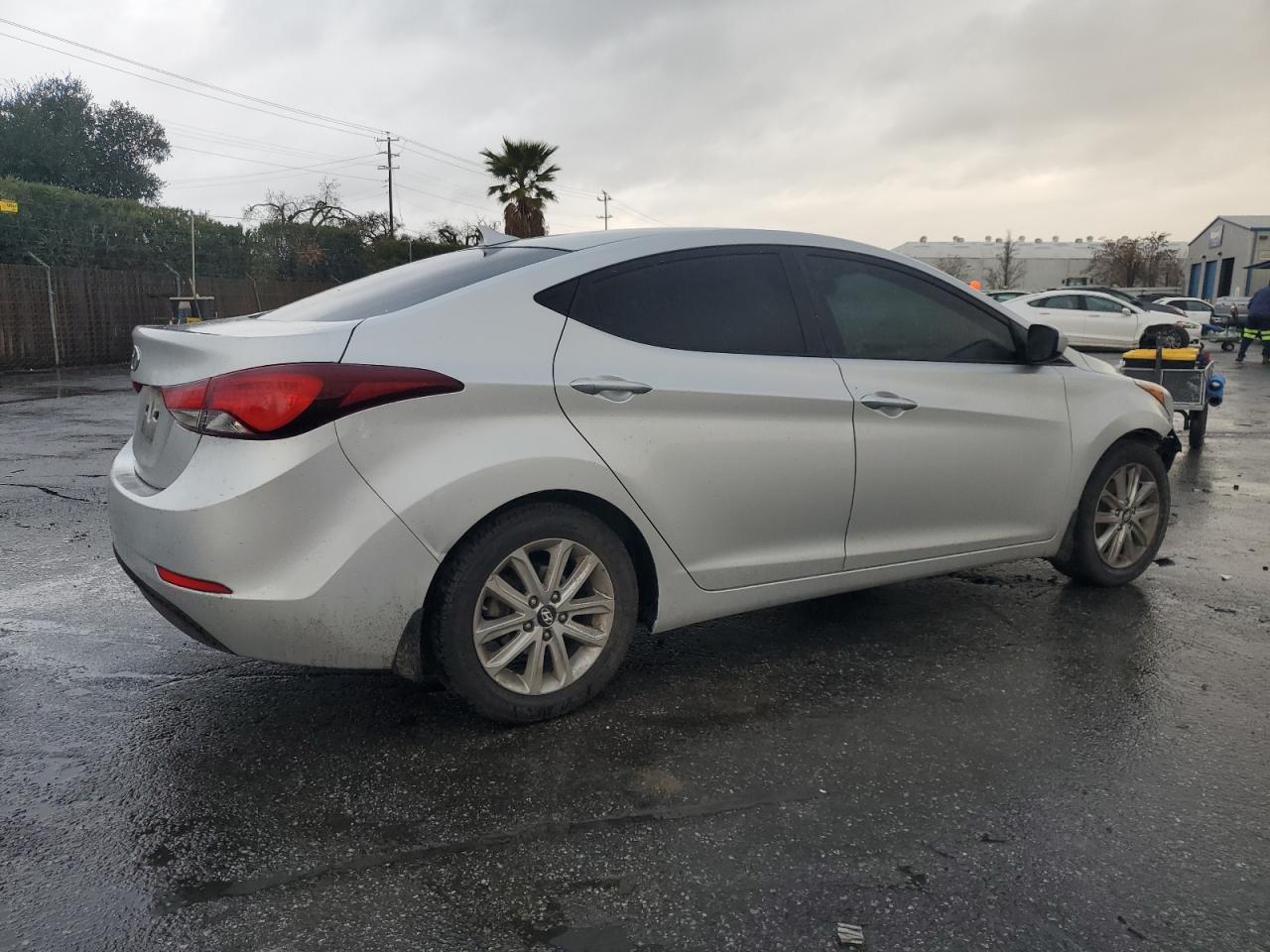 2015 Hyundai Elantra - Image 3