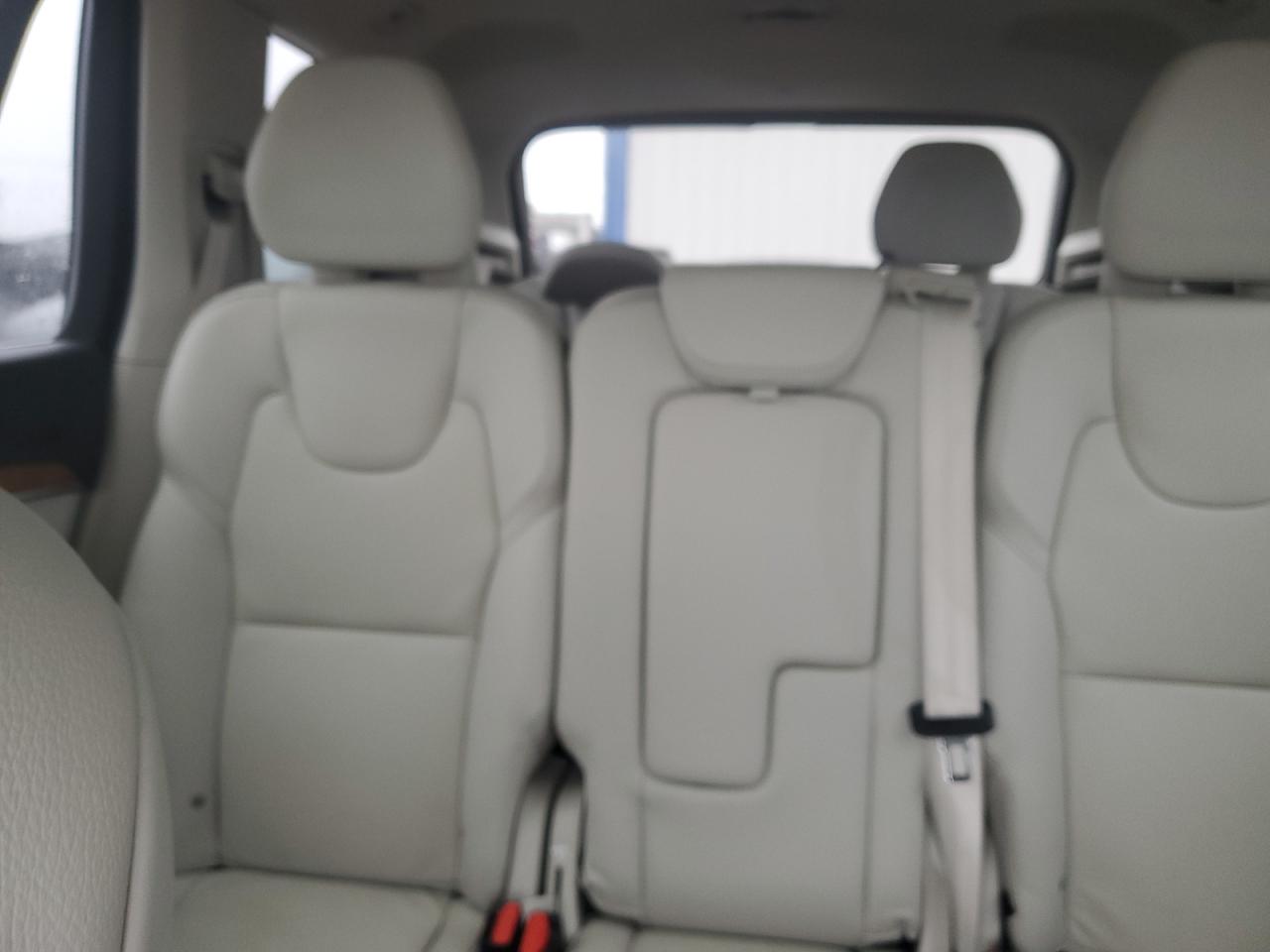 2022 Volvo XC90 - Image 10