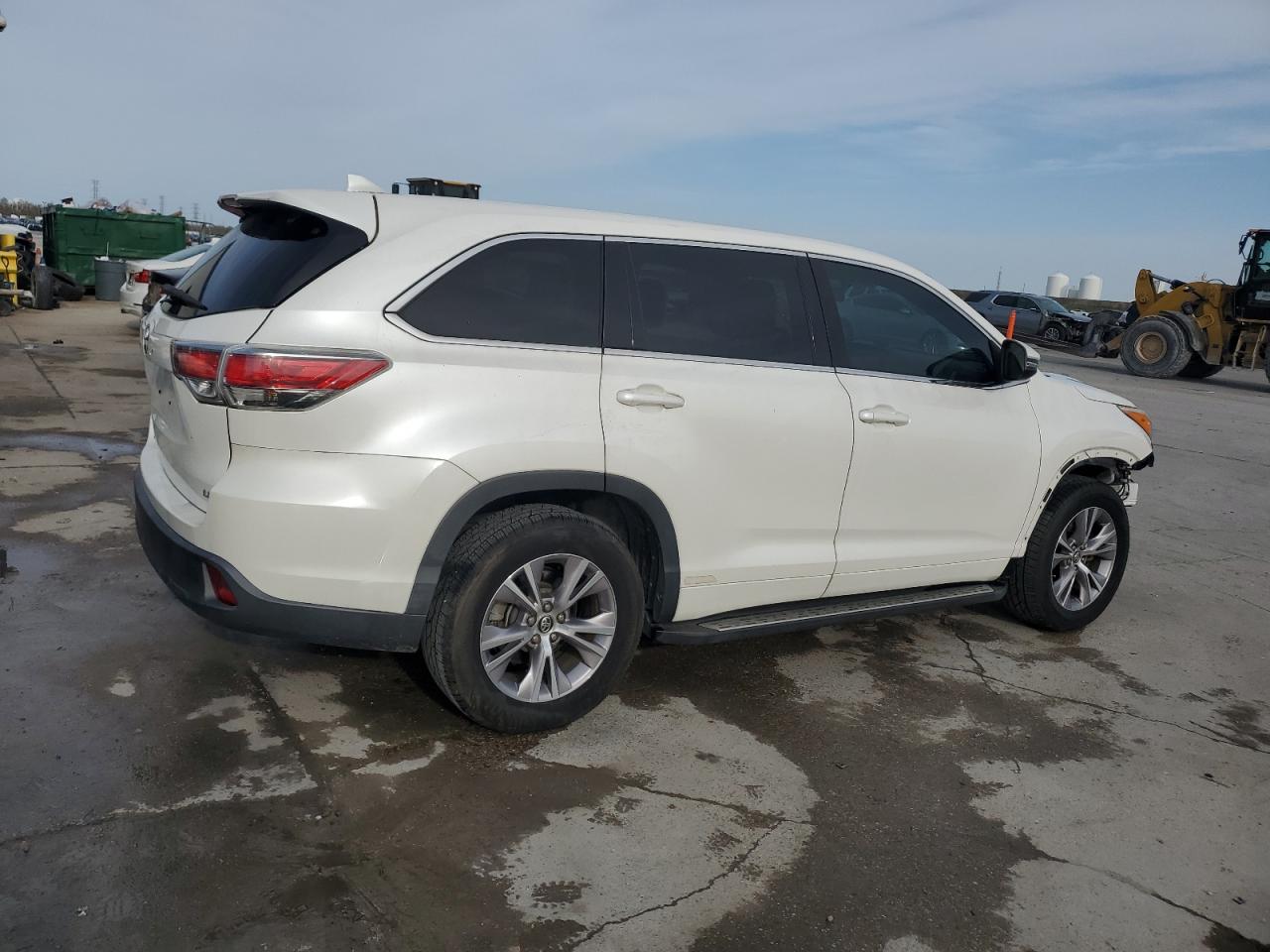2016 Toyota Highlander - Image 3