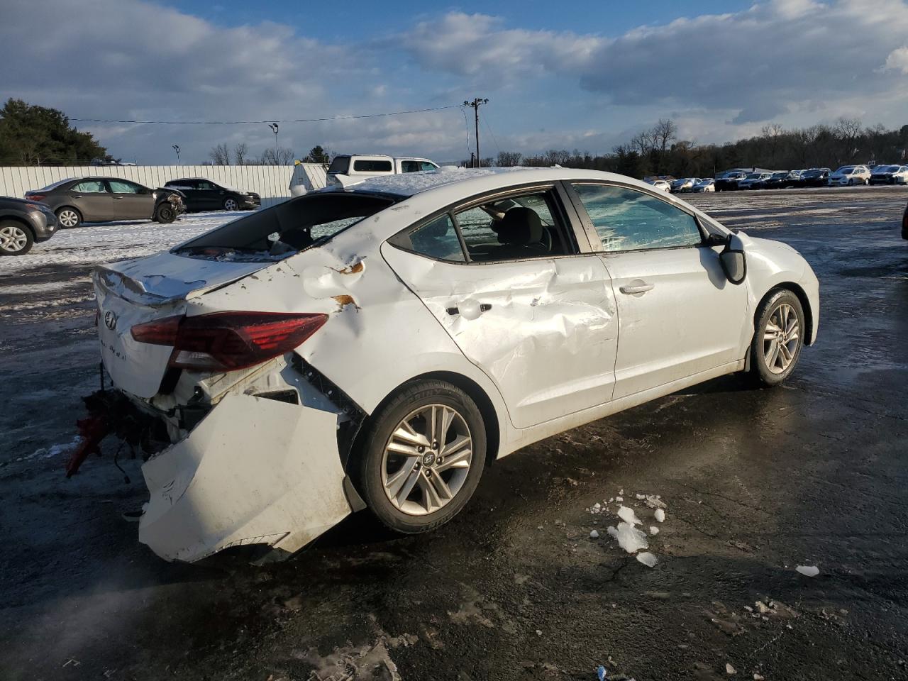 2020 Hyundai Elantra - Image 3