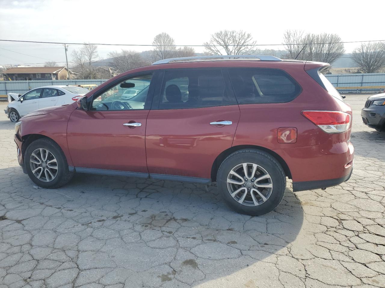 2015 Nissan Pathfinder - Image 2