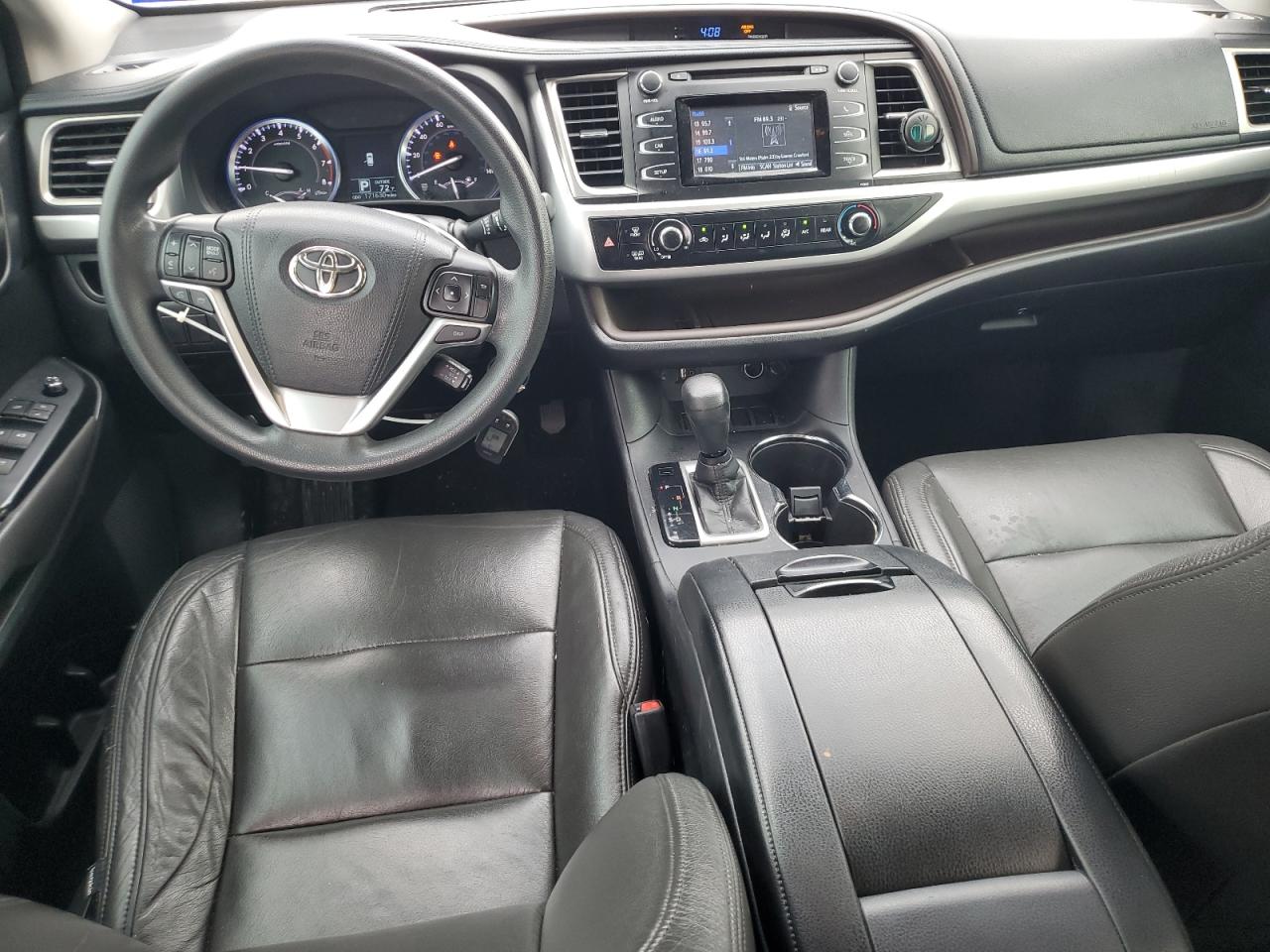 2016 Toyota Highlander - Image 8