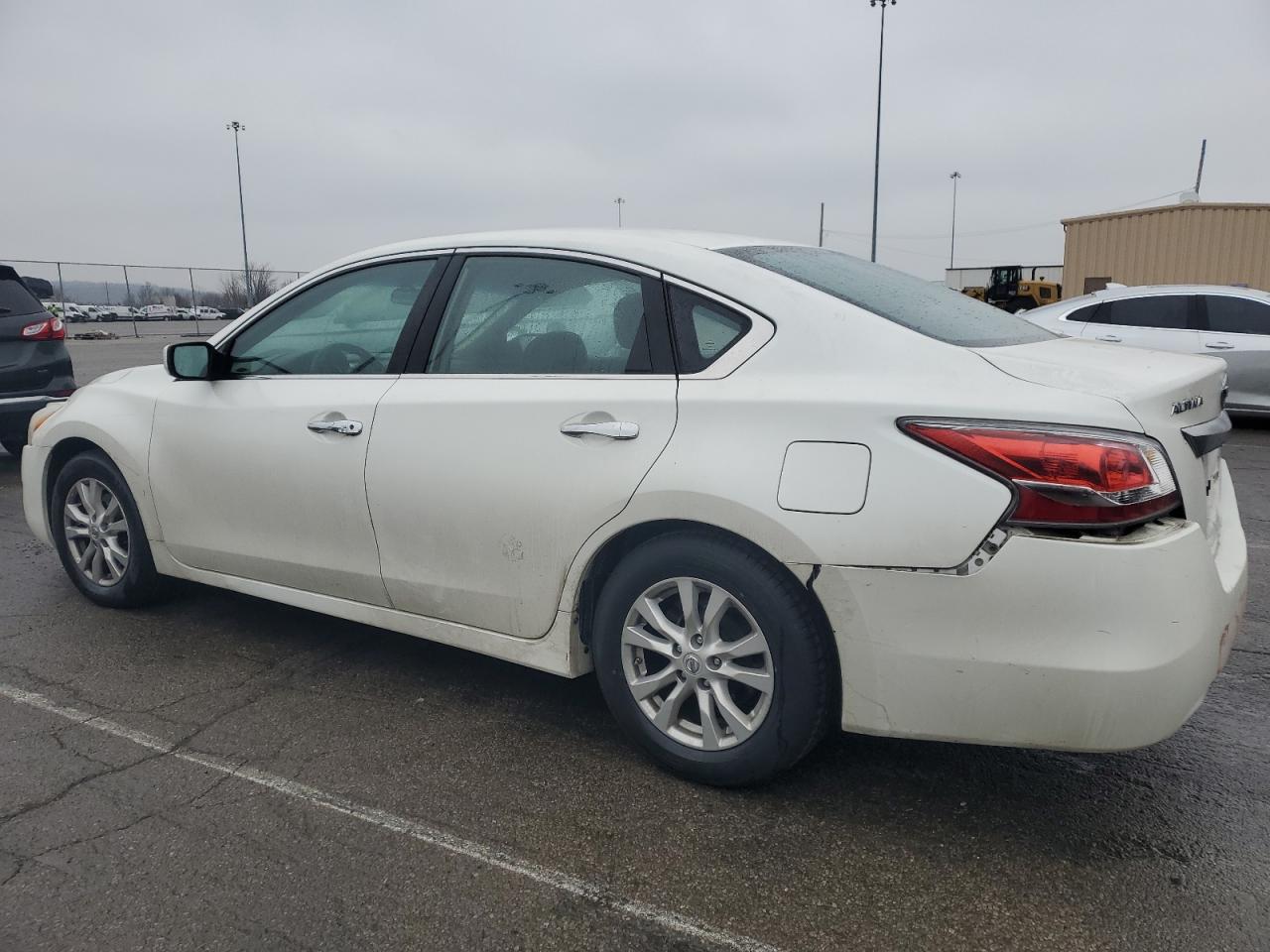 2014 Nissan Altima - Image 2