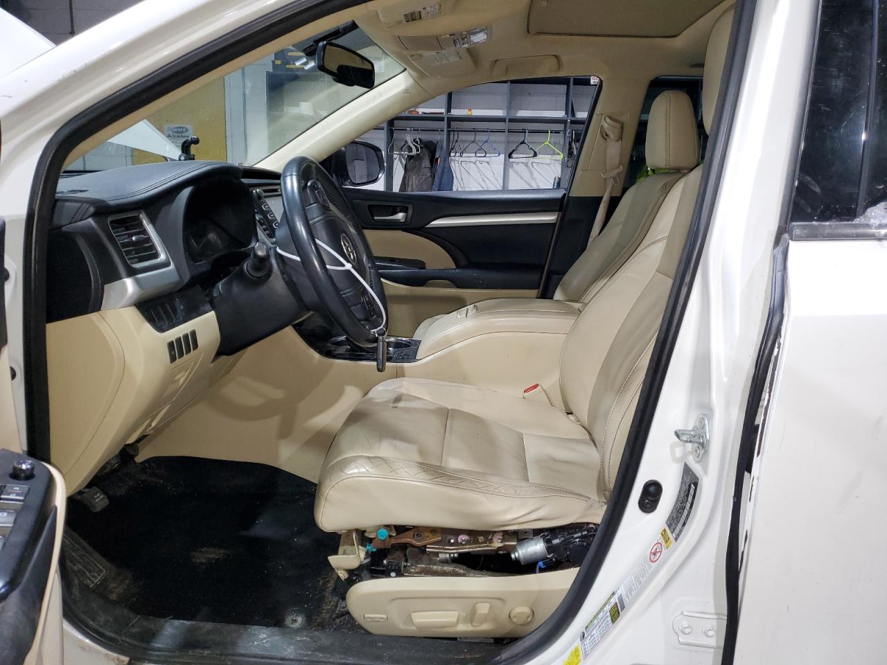 2014 Toyota Highlander - Image 7