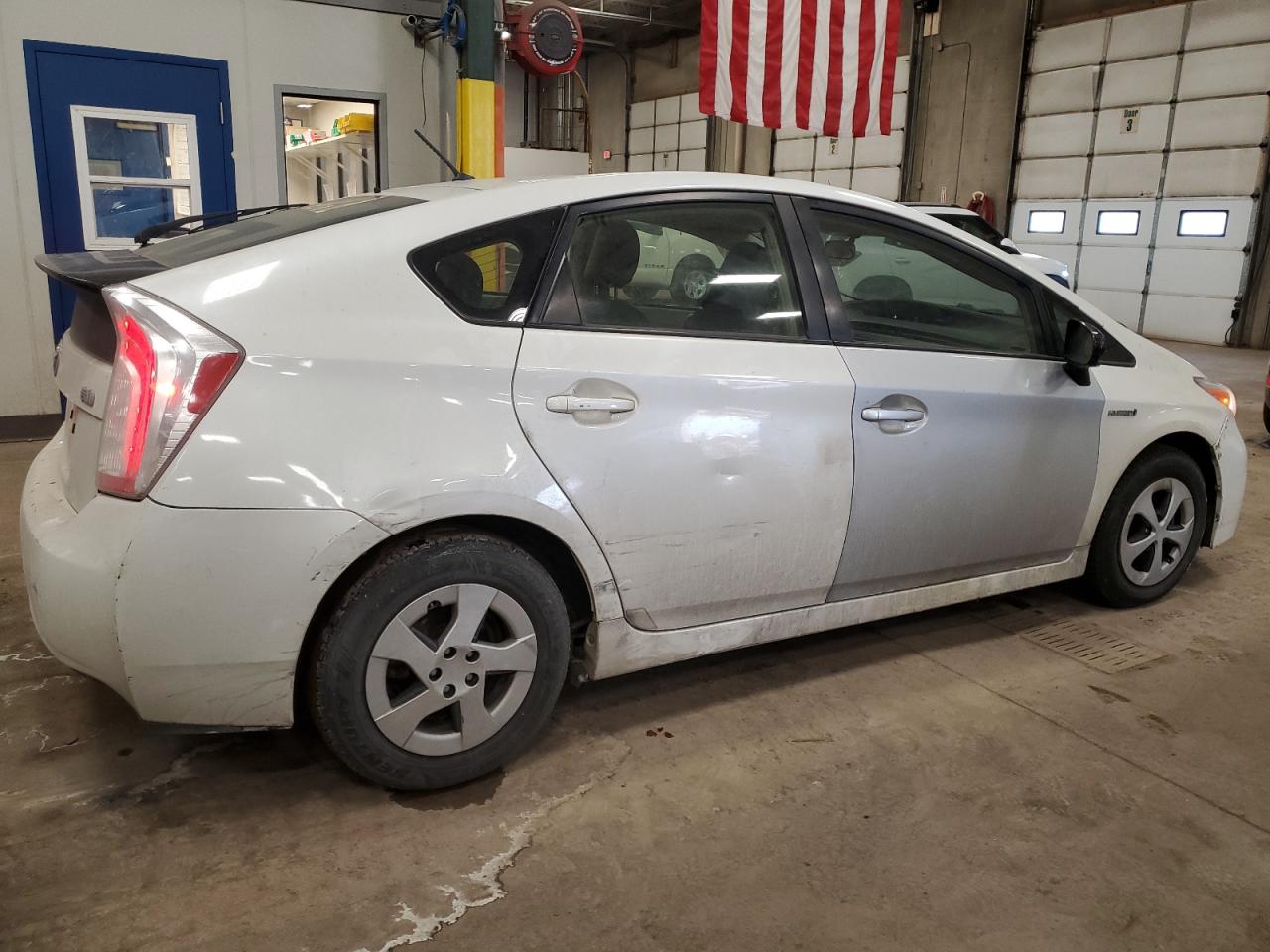 2015 Toyota Prius - Image 3