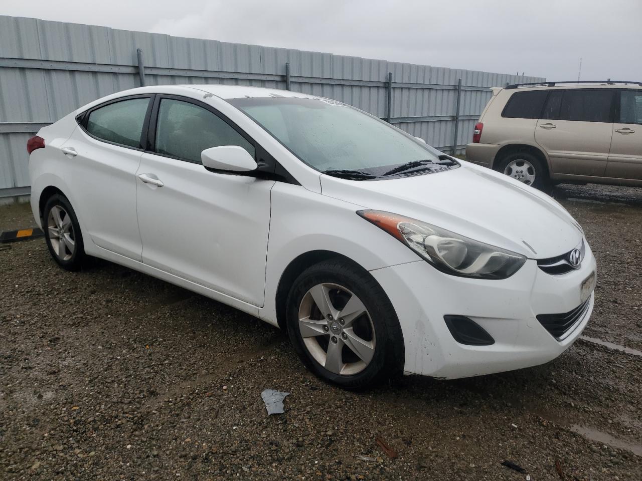 2011 Hyundai Elantra - Image 4