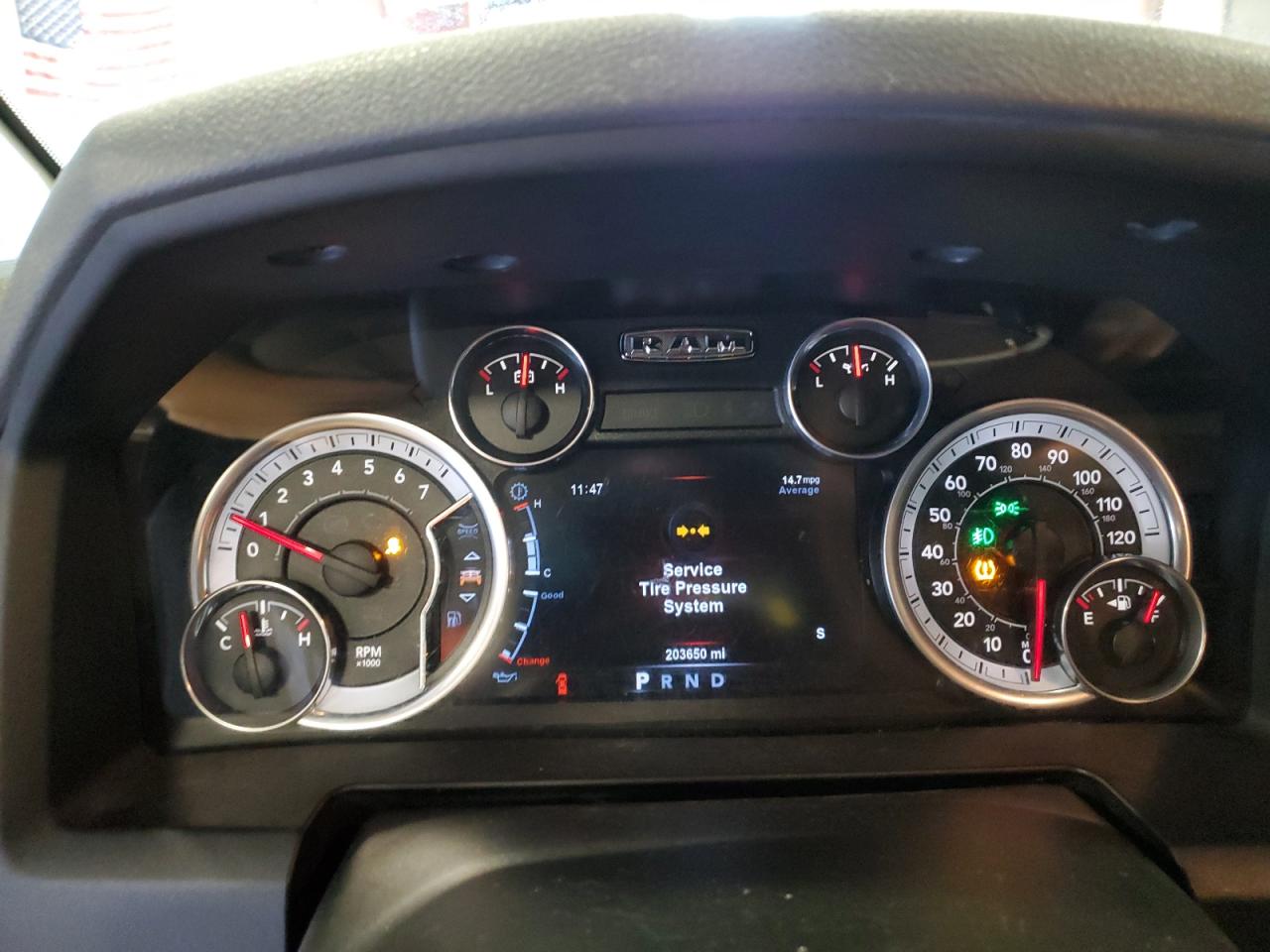 2015 RAM 1500 - Image 9