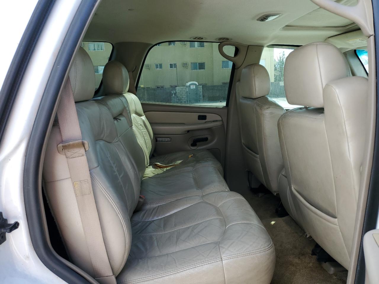 2001 Chevrolet Tahoe - Image 11