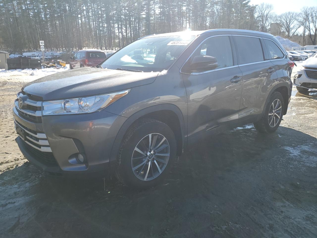 2019 Toyota Highlander - Image 1
