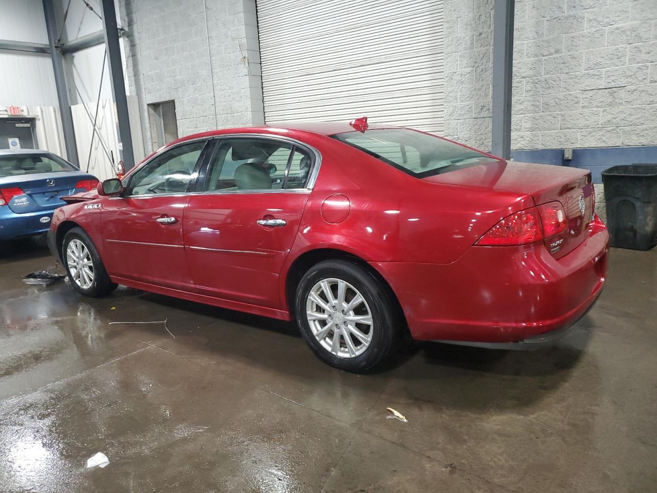 2011 Buick Lucerne - Image 2