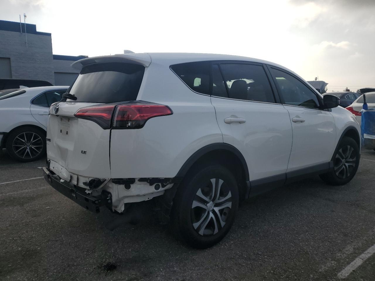2018 Toyota RAV 4 - Image 3
