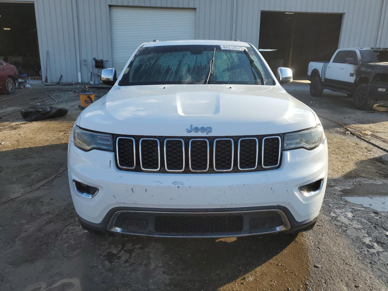 2017 Jeep Grand Cherokee - Image 5