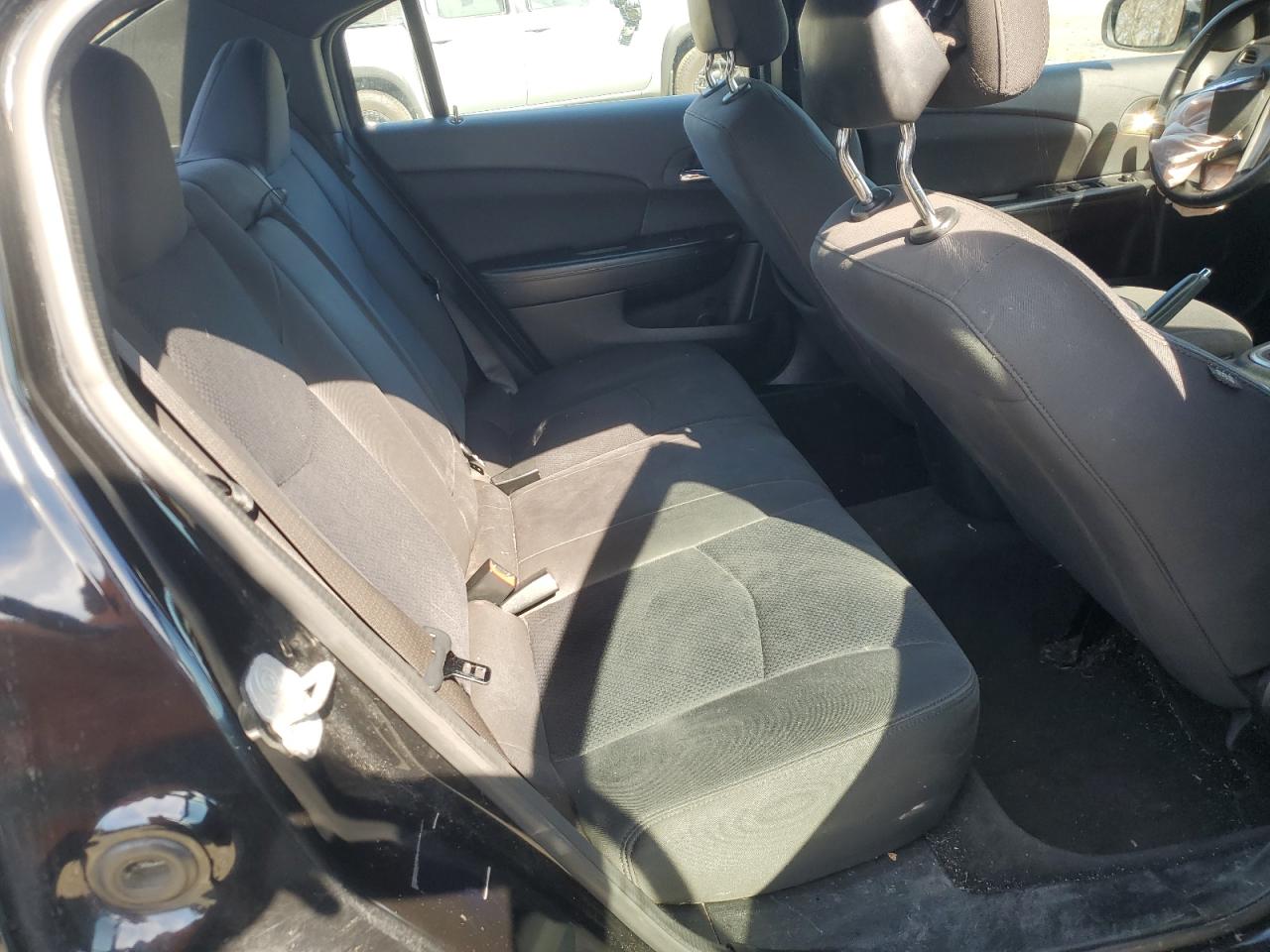 2013 Chrysler 200 - Image 10