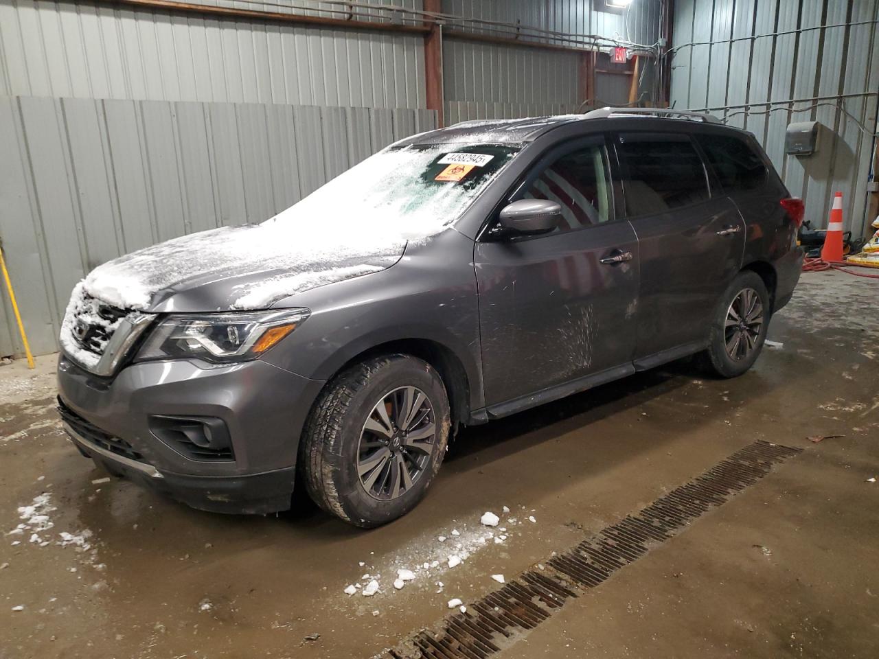 2017 Nissan Pathfinder - Image 1