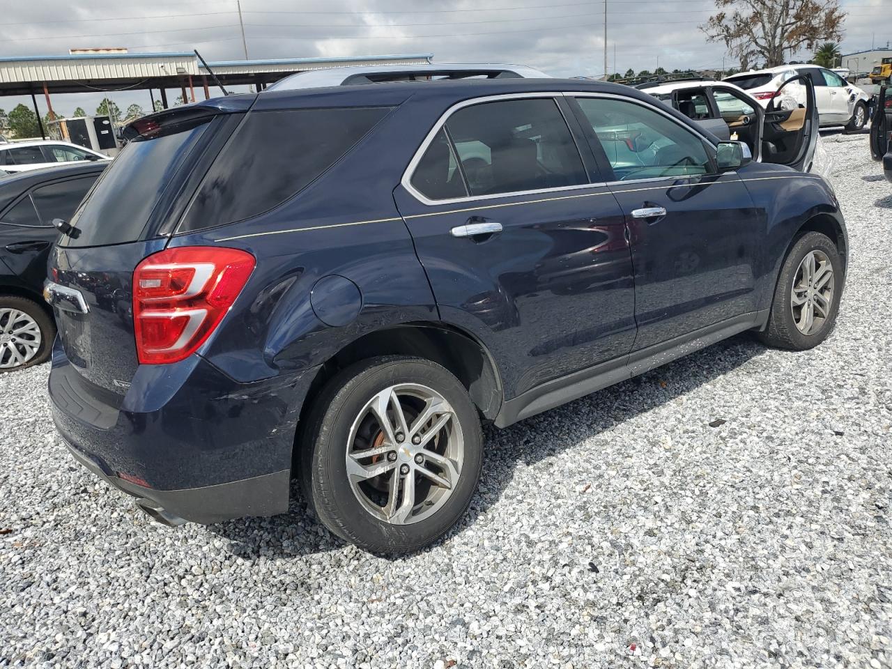 2017 Chevrolet Equinox - Image 3