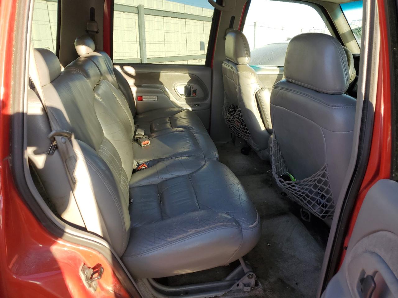 1996 Chevrolet Tahoe - Image 10