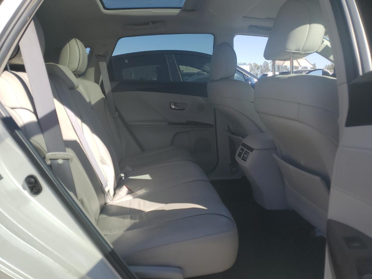 2011 Toyota Venza - Image 11